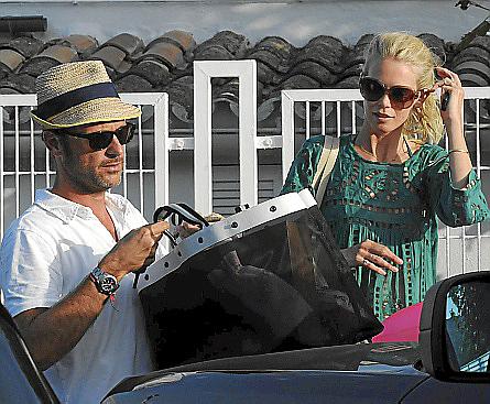 Schiffer y su marido en la Isla en 2011.